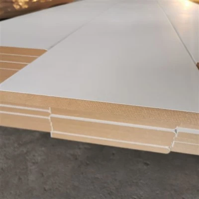 Универсални корнизи от MDF первази